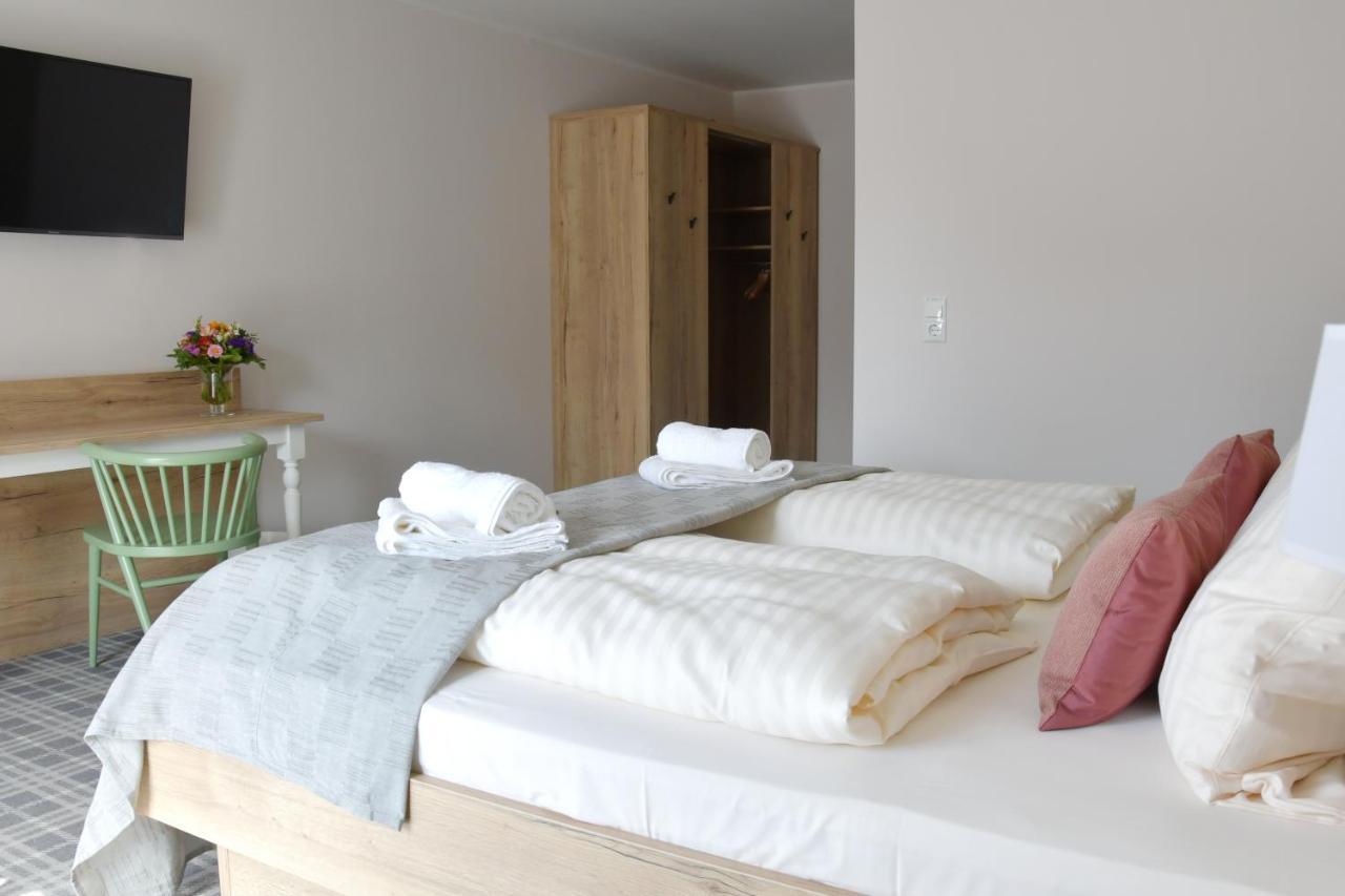 Landhaus Hamester - Hotel & Restaurant Basthorst  Esterno foto