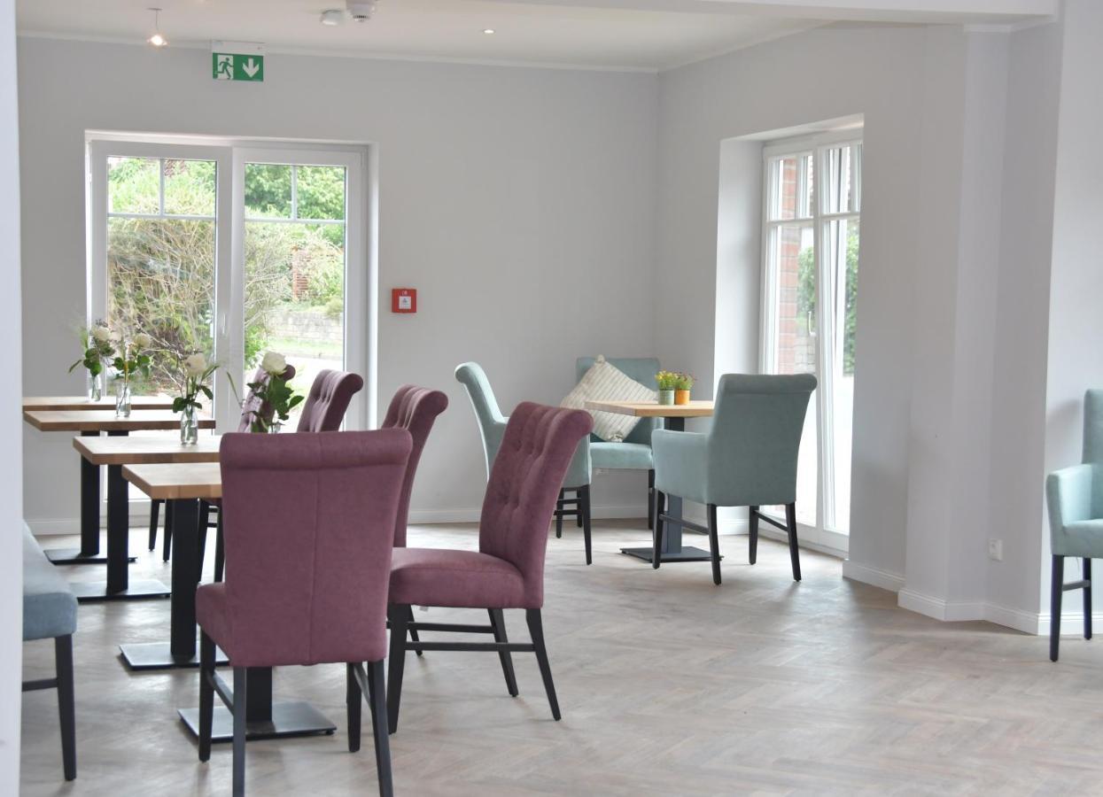 Landhaus Hamester - Hotel & Restaurant Basthorst  Esterno foto
