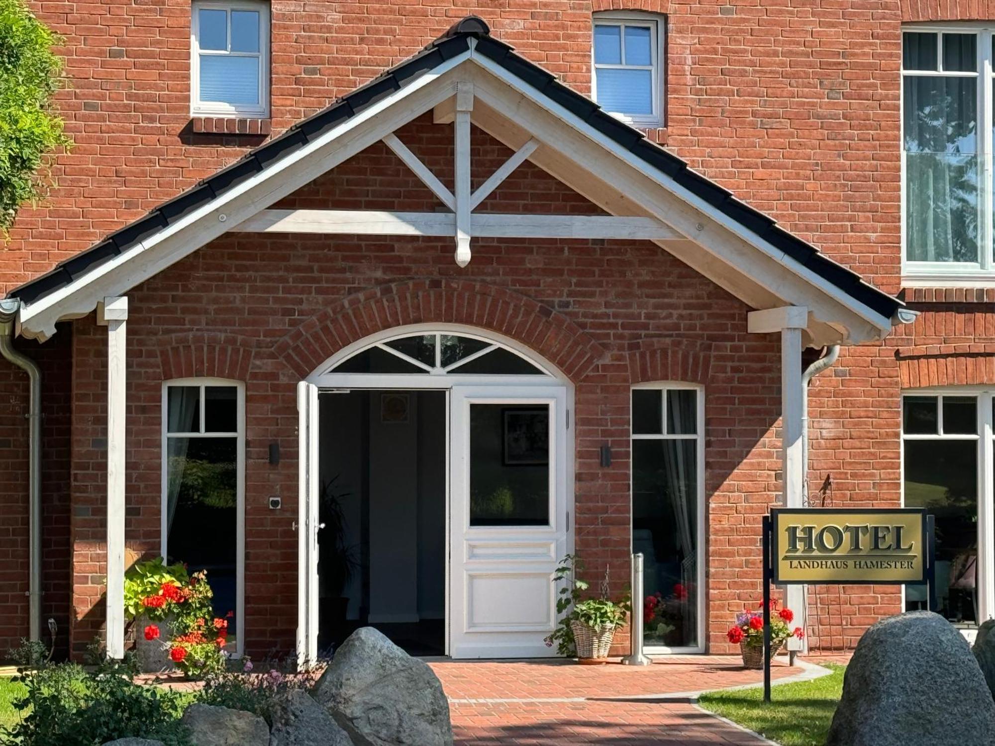Landhaus Hamester - Hotel & Restaurant Basthorst  Esterno foto